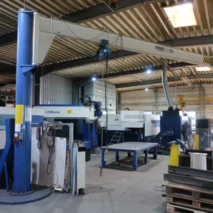 pillar-mounted slewing crane Demag D-AS 270