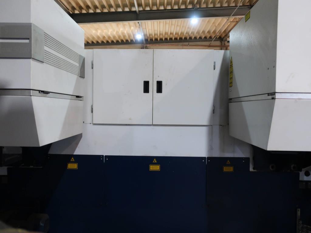 Machines for processing thin/medium thick sheet metal<br> (cutting, punching, pressing, bending)<br><font size="2">In collaboration with Hilco Industrial Acquisitions bv<br></font>-6