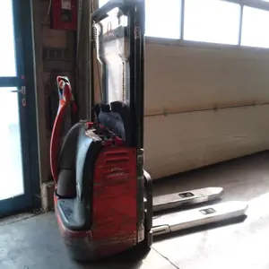 electr. hand-guided high-lift truck (2) Linde L12