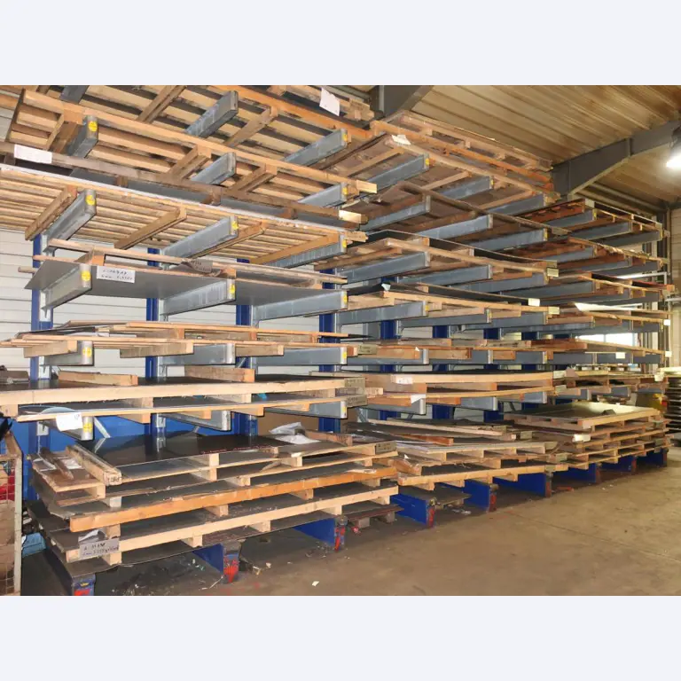 Máquinas para o processamento de chapas metálicas de espessura fina/média<br>(corte, perfuração, prensagem, dobragem)<br><font size="2">Em colaboração com a Hilco Industrial Acquisitions bv</font>-1