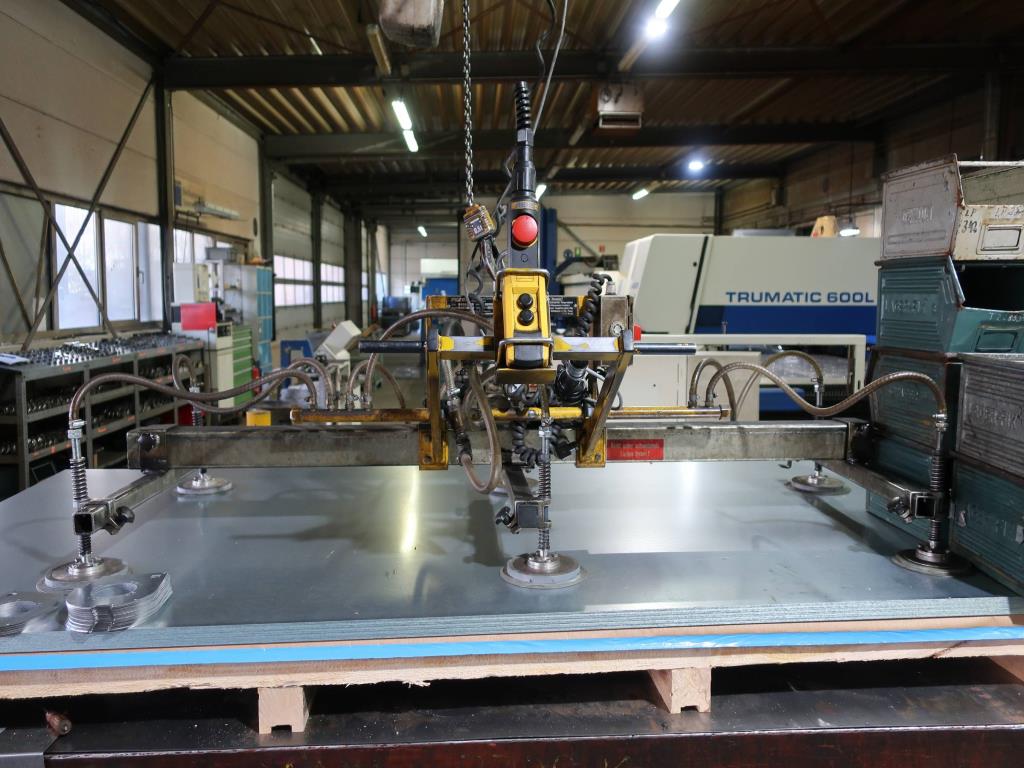 Machines for processing thin/medium thick sheet metal<br> (cutting, punching, pressing, bending)<br><font size="2">In collaboration with Hilco Industrial Acquisitions bv<br></font>-1