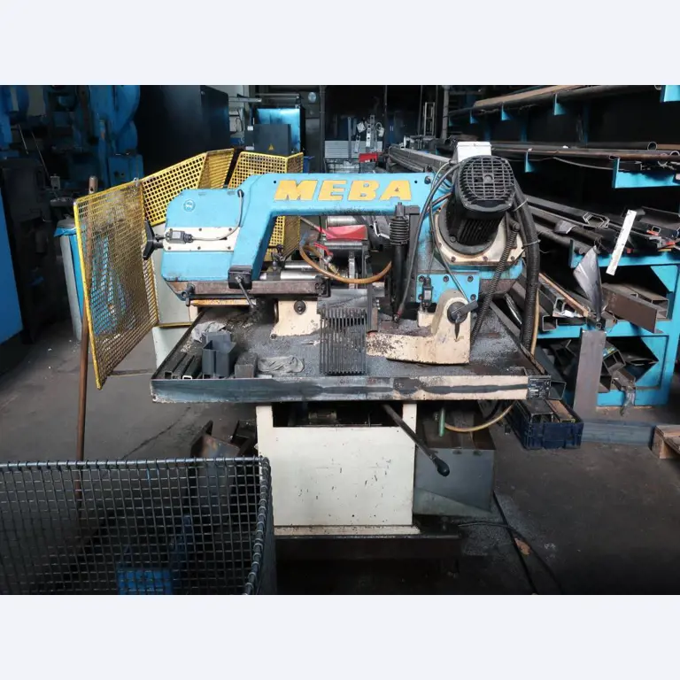 Máquinas para o processamento de chapas metálicas de espessura fina/média<br>(corte, perfuração, prensagem, dobragem)<br><font size="2">Em colaboração com a Hilco Industrial Acquisitions bv</font>-1