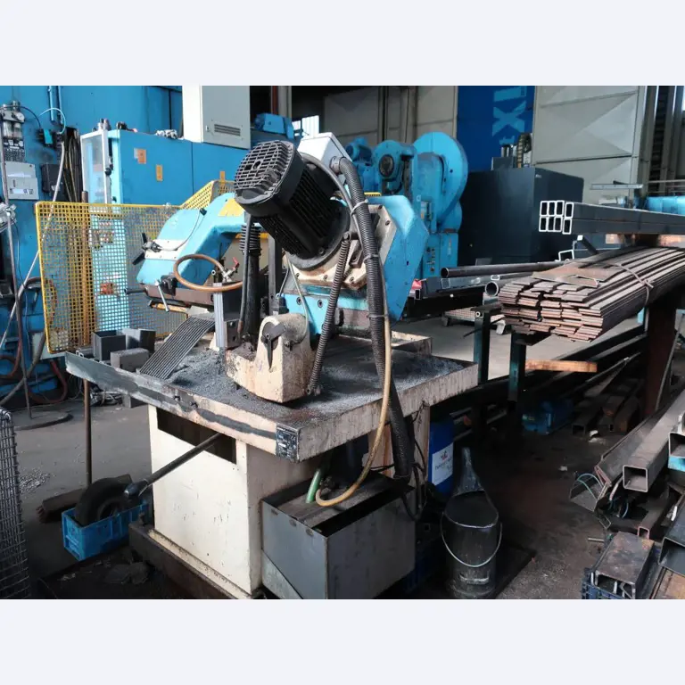 Máquinas para o processamento de chapas metálicas de espessura fina/média<br>(corte, perfuração, prensagem, dobragem)<br><font size="2">Em colaboração com a Hilco Industrial Acquisitions bv</font>-2