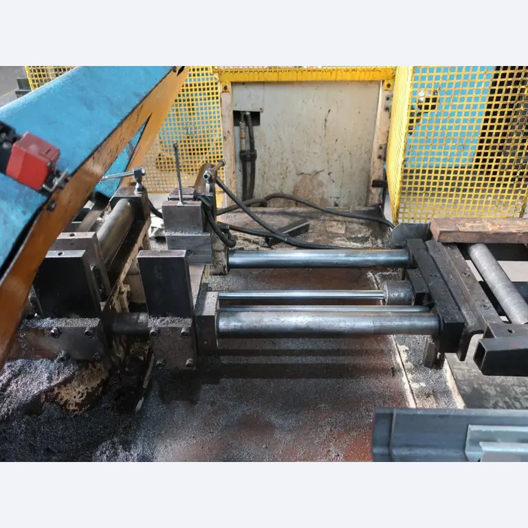 Máquinas para o processamento de chapas metálicas de espessura fina/média<br>(corte, perfuração, prensagem, dobragem)<br><font size="2">Em colaboração com a Hilco Industrial Acquisitions bv</font>-3