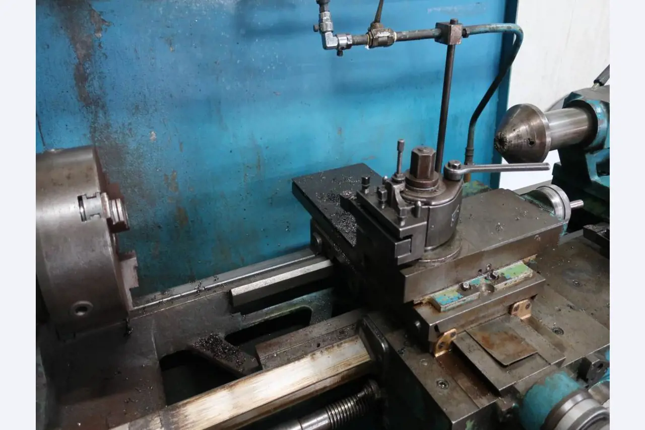 Máquinas para o processamento de chapas metálicas de espessura fina/média<br>(corte, perfuração, prensagem, dobragem)<br><font size="2">Em colaboração com a Hilco Industrial Acquisitions bv</font>-2