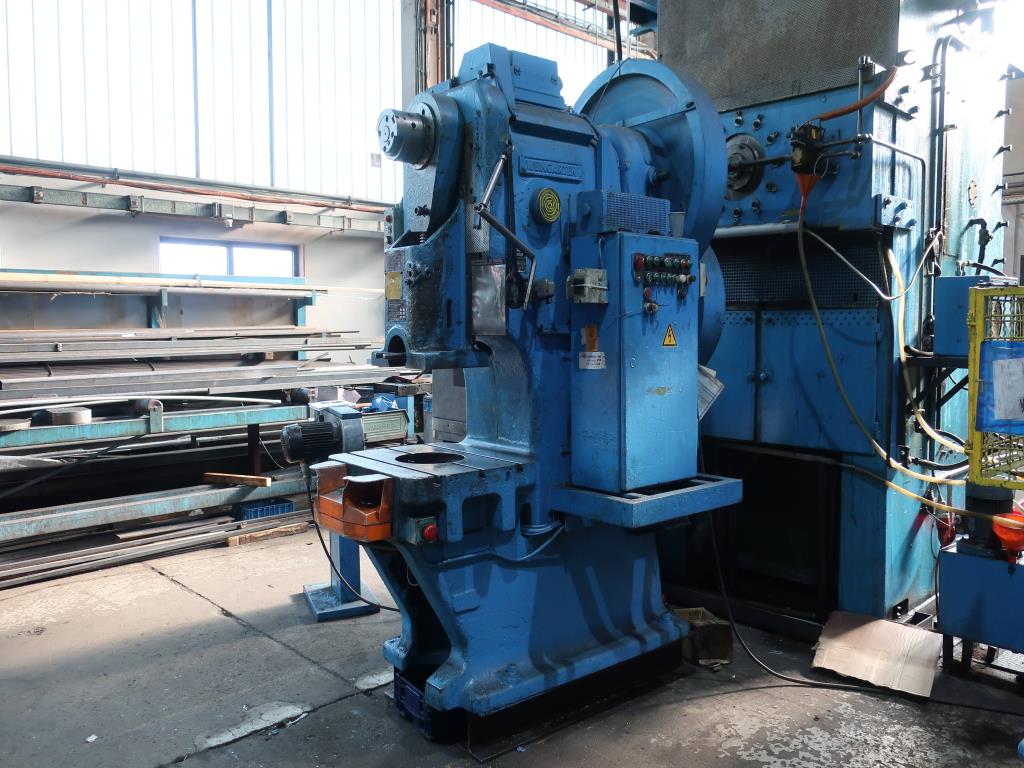 Machines for processing thin/medium thick sheet metal<br> (cutting, punching, pressing, bending)<br><font size="2">In collaboration with Hilco Industrial Acquisitions bv<br></font>-2