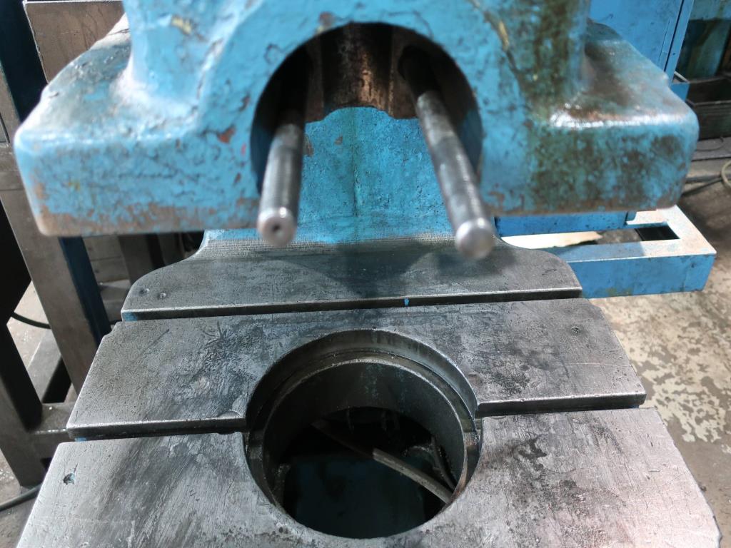 Machines for processing thin/medium thick sheet metal<br> (cutting, punching, pressing, bending)<br><font size="2">In collaboration with Hilco Industrial Acquisitions bv<br></font>-4