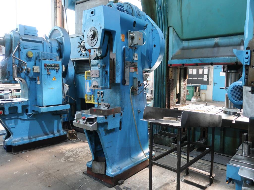 Machines for processing thin/medium thick sheet metal<br> (cutting, punching, pressing, bending)<br><font size="2">In collaboration with Hilco Industrial Acquisitions bv<br></font>-1