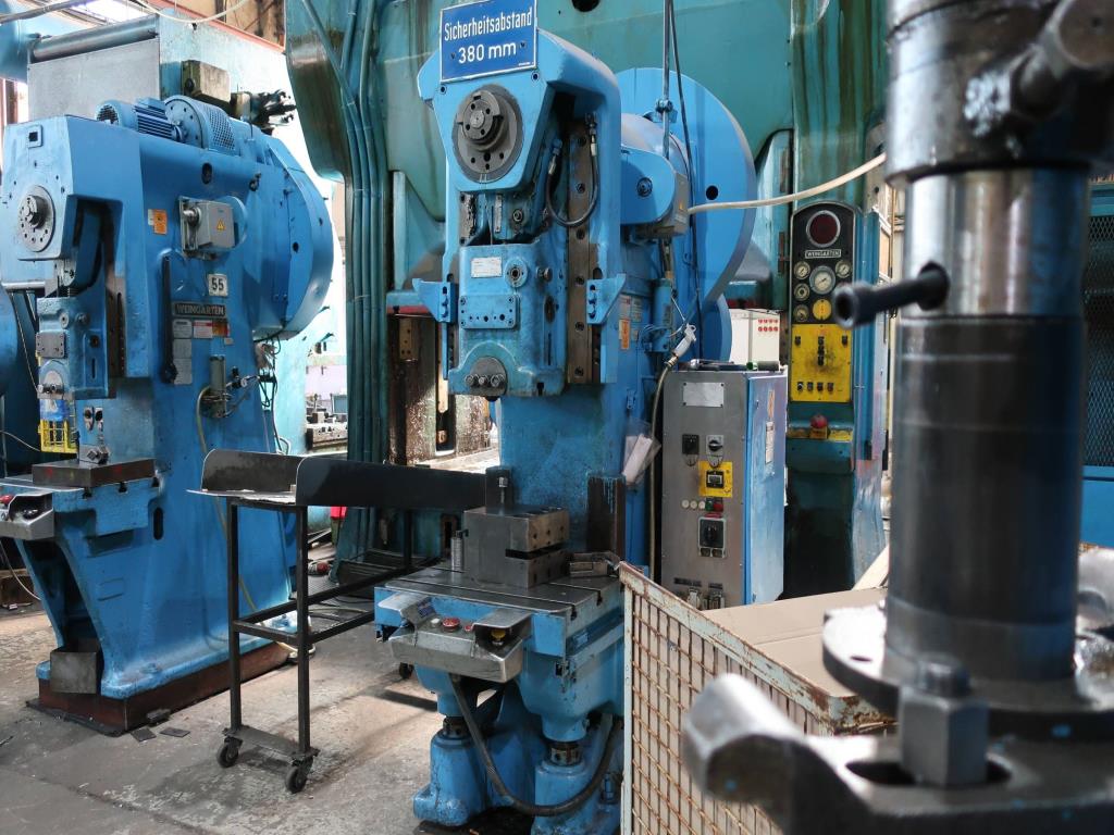 Machines for processing thin/medium thick sheet metal<br> (cutting, punching, pressing, bending)<br><font size="2">In collaboration with Hilco Industrial Acquisitions bv<br></font>-2