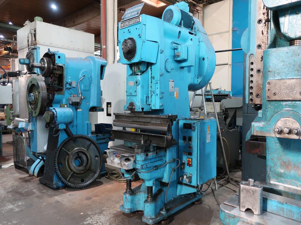 Machines for processing thin/medium thick sheet metal<br> (cutting, punching, pressing, bending)<br><font size="2">In collaboration with Hilco Industrial Acquisitions bv<br></font>-2