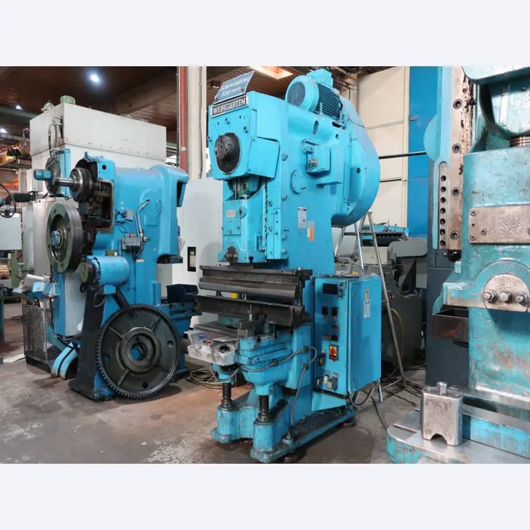 Machines for processing thin/medium thick sheet metal<br> (cutting, punching, pressing, bending)<br><font size="2">In collaboration with Hilco Industrial Acquisitions bv<br></font>-2
