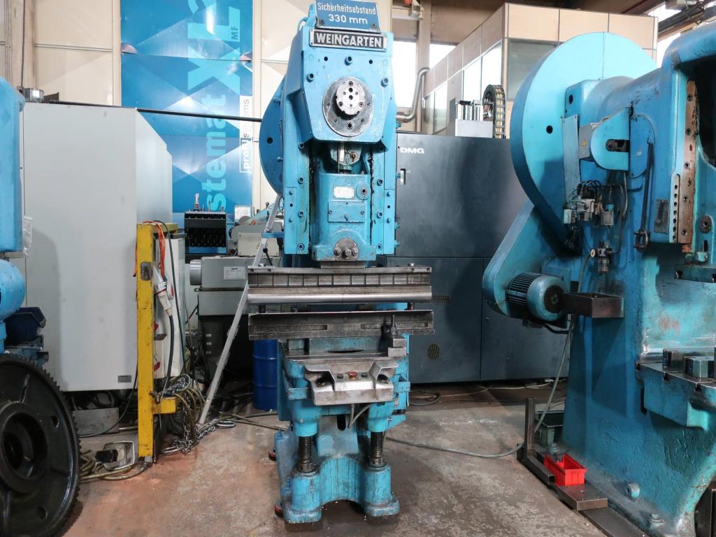 Machines for processing thin/medium thick sheet metal<br> (cutting, punching, pressing, bending)<br><font size="2">In collaboration with Hilco Industrial Acquisitions bv<br></font>-3