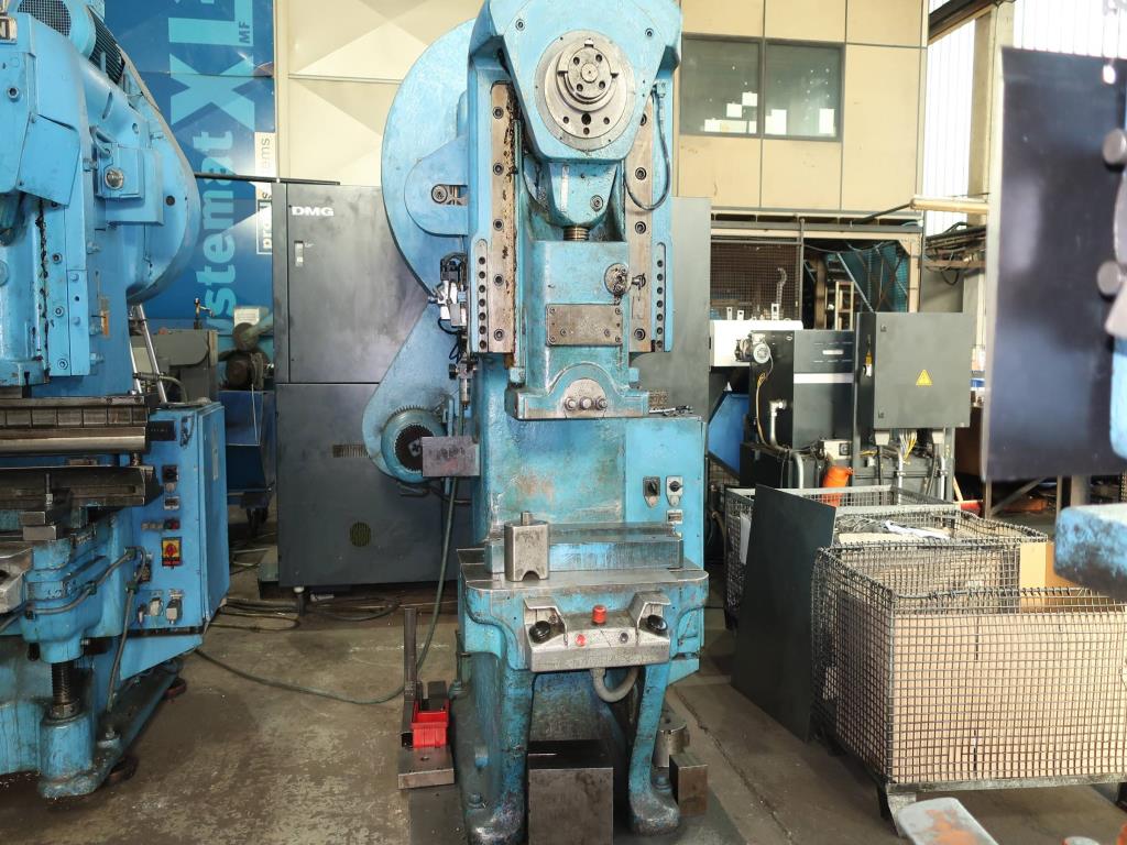 Machines for processing thin/medium thick sheet metal<br> (cutting, punching, pressing, bending)<br><font size="2">In collaboration with Hilco Industrial Acquisitions bv<br></font>-3