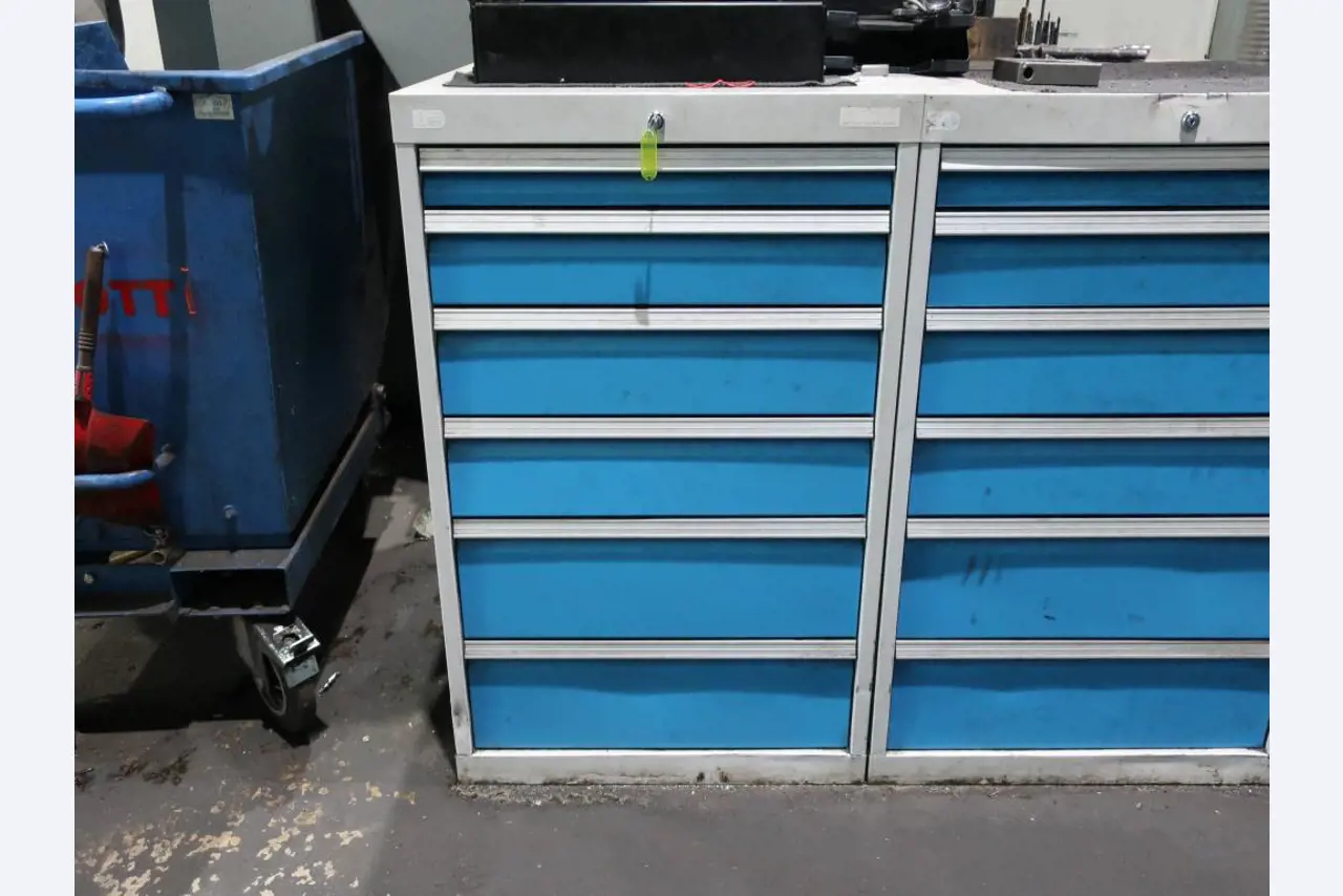 Machines for processing thin/medium thick sheet metal<br> (cutting, punching, pressing, bending)<br><font size="2">In collaboration with Hilco Industrial Acquisitions bv<br></font>-1