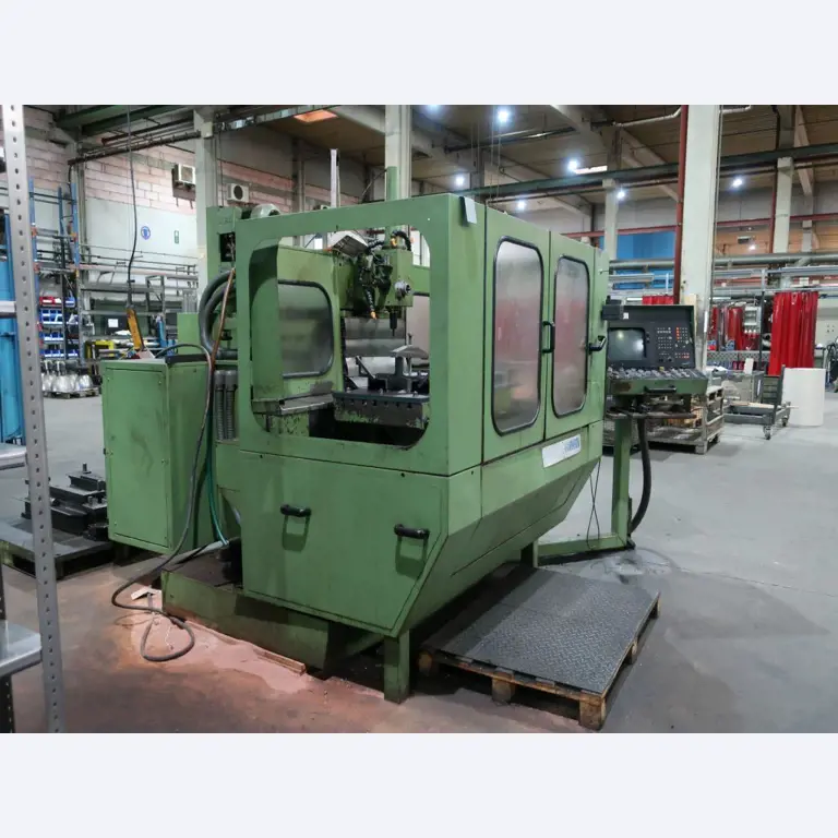 Máquinas para o processamento de chapas metálicas de espessura fina/média<br>(corte, perfuração, prensagem, dobragem)<br><font size="2">Em colaboração com a Hilco Industrial Acquisitions bv</font>-3