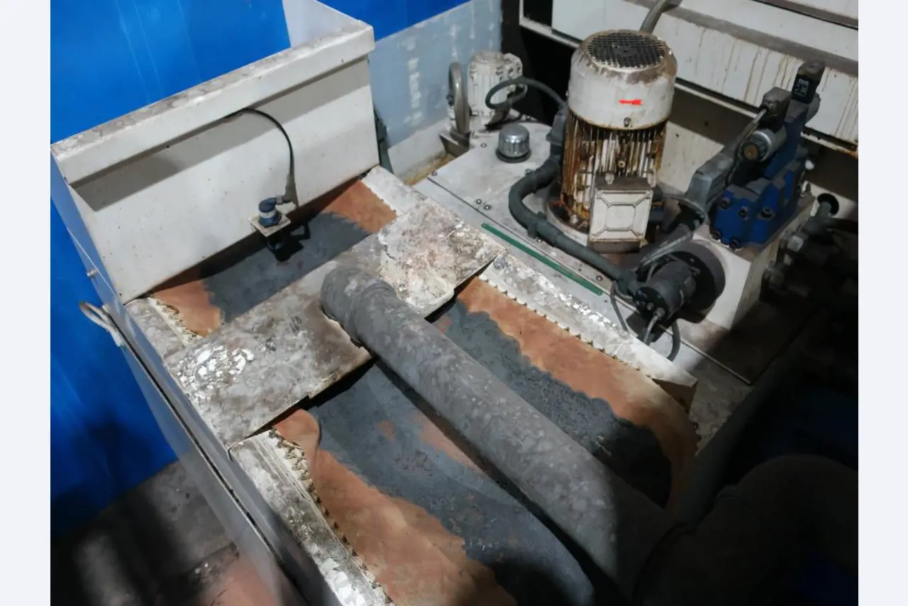Machines pour l'usinage de tôles fines/moyennes<br>(découpe, poinçonnage, pressage, pliage)<br><font size="2">En collaboration avec Hilco Industrial Acquisitions bv</font>.-6
