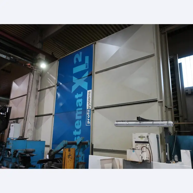 Máquinas para o processamento de chapas metálicas de espessura fina/média<br>(corte, perfuração, prensagem, dobragem)<br><font size="2">Em colaboração com a Hilco Industrial Acquisitions bv</font>-1