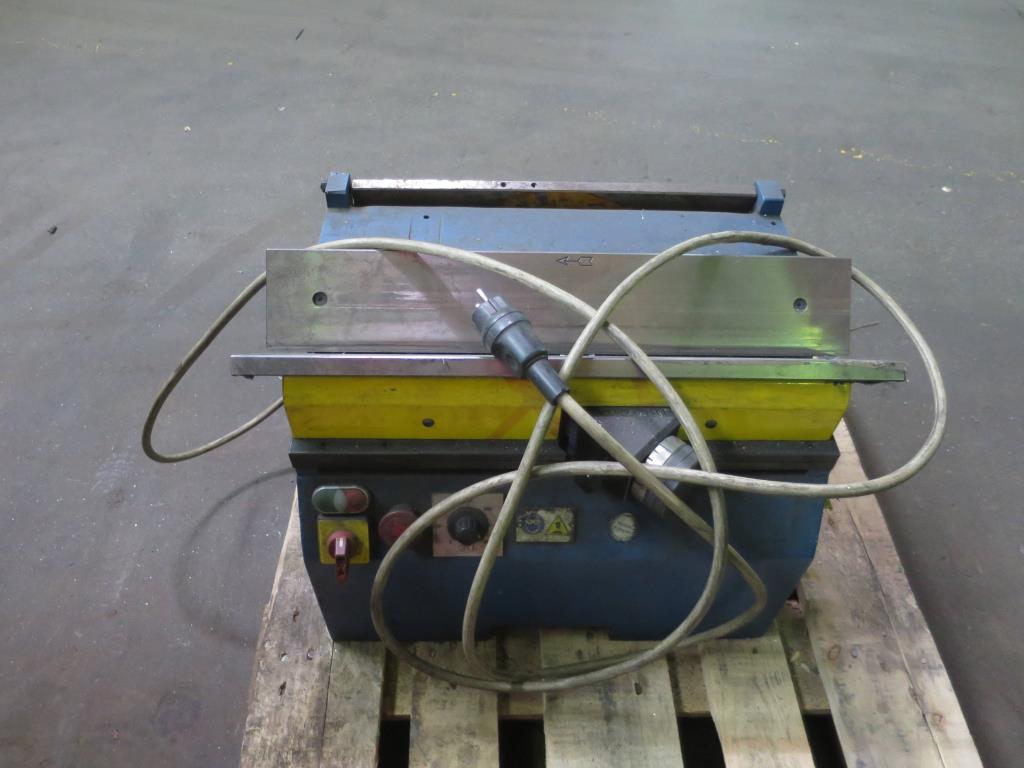 Machines for processing thin/medium thick sheet metal<br> (cutting, punching, pressing, bending)<br><font size="2">In collaboration with Hilco Industrial Acquisitions bv<br></font>-1