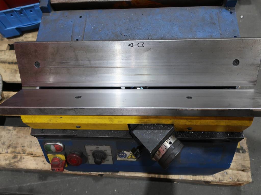 Machines for processing thin/medium thick sheet metal<br> (cutting, punching, pressing, bending)<br><font size="2">In collaboration with Hilco Industrial Acquisitions bv<br></font>-2