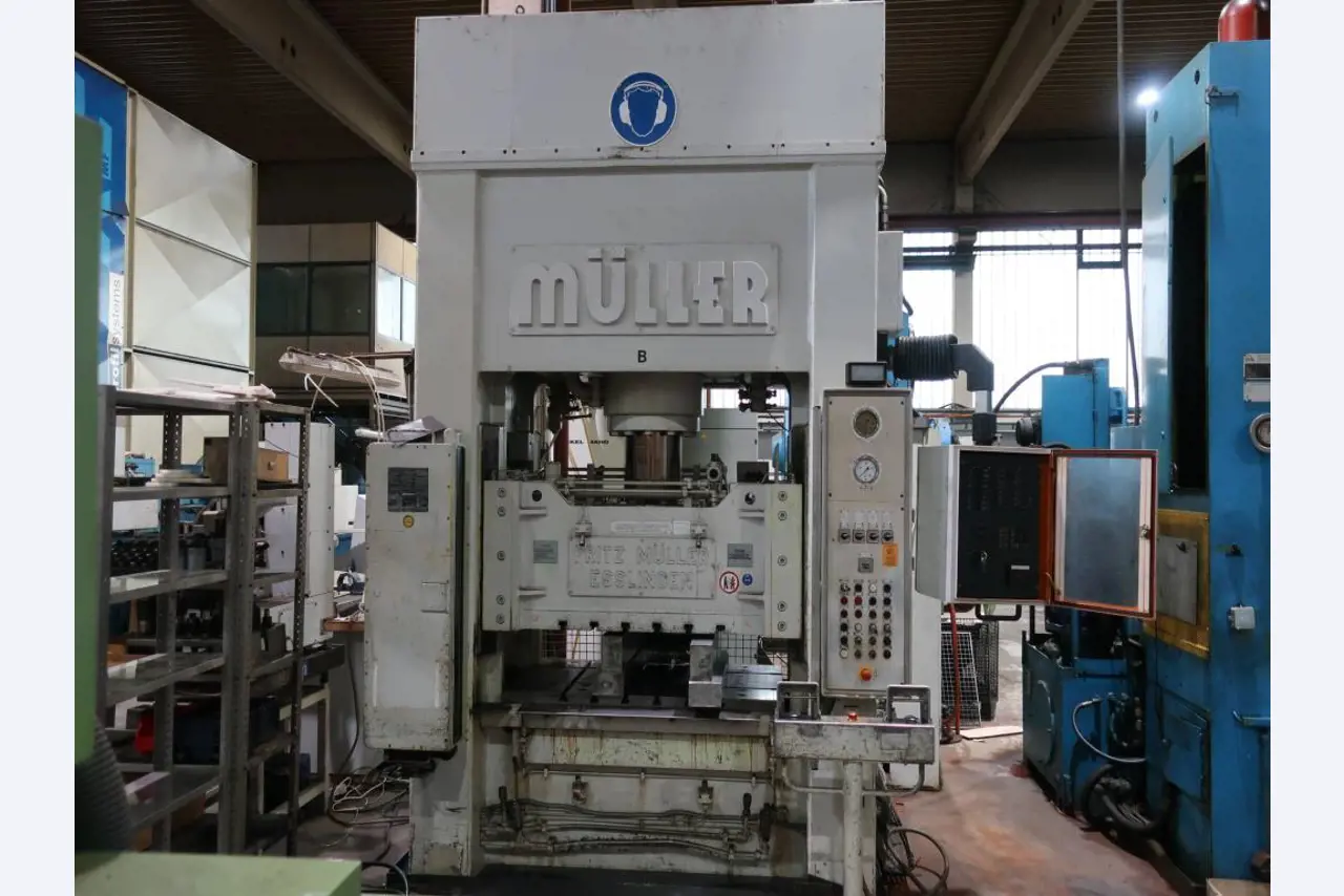Machines for processing thin/medium thick sheet metal<br> (cutting, punching, pressing, bending)<br><font size="2">In collaboration with Hilco Industrial Acquisitions bv<br></font>-2