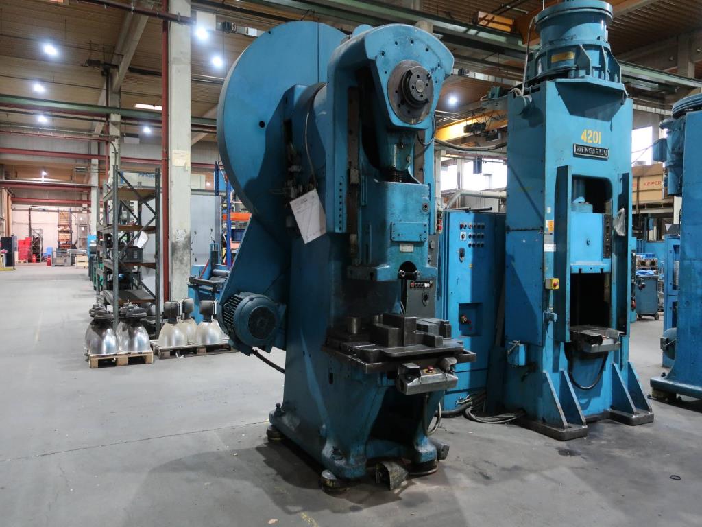 Machines for processing thin/medium thick sheet metal<br> (cutting, punching, pressing, bending)<br><font size="2">In collaboration with Hilco Industrial Acquisitions bv<br></font>-2