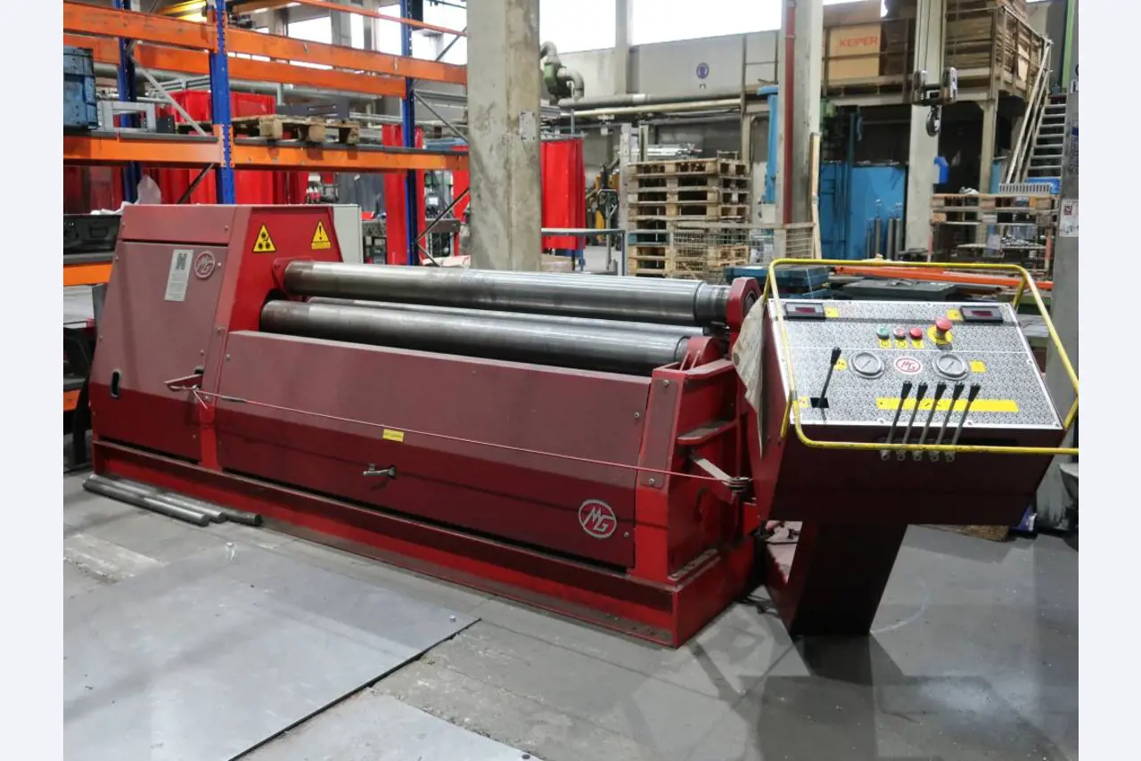Machines for processing thin/medium thick sheet metal<br> (cutting, punching, pressing, bending)<br><font size="2">In collaboration with Hilco Industrial Acquisitions bv<br></font>-1
