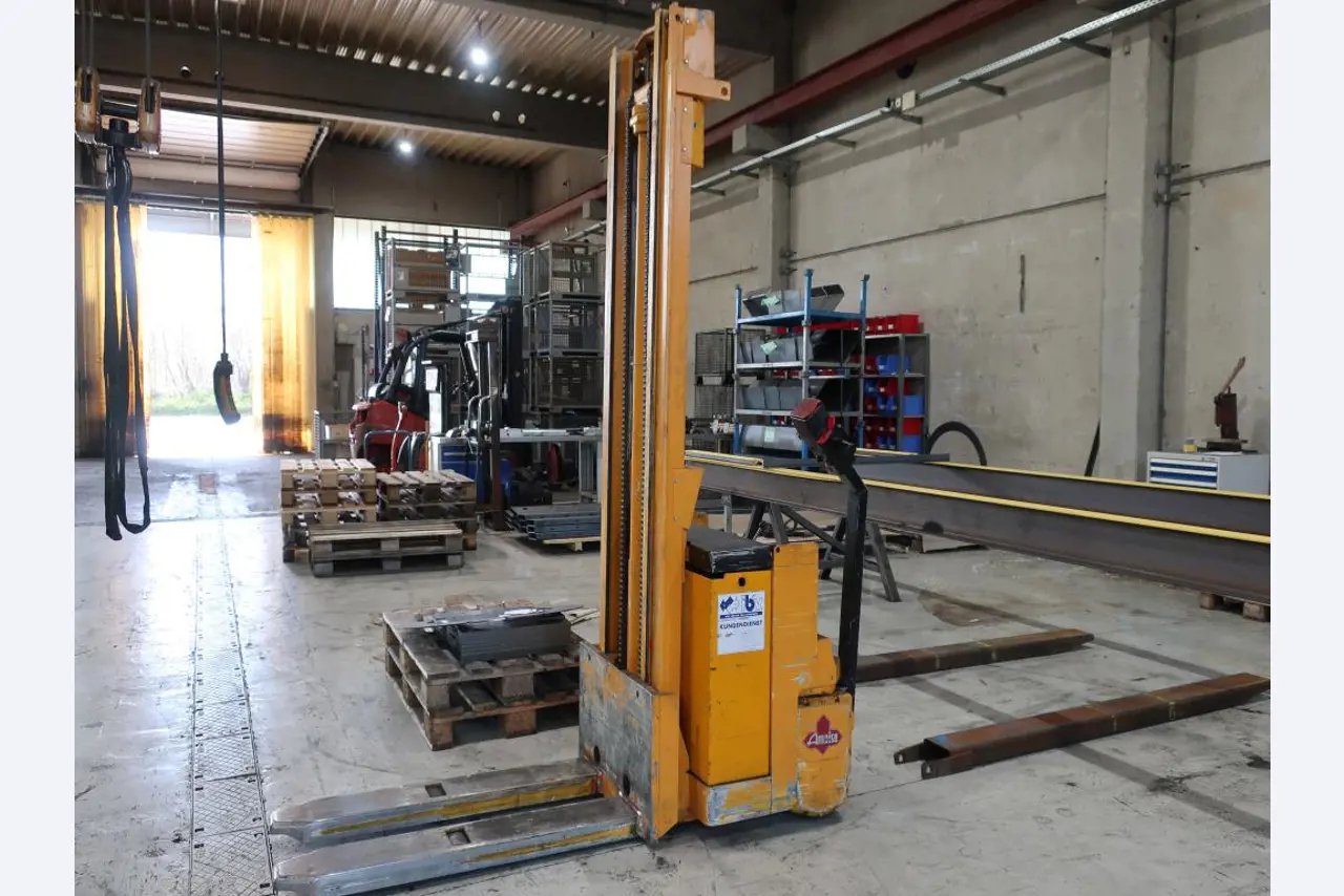 Machines for processing thin/medium thick sheet metal<br> (cutting, punching, pressing, bending)<br><font size="2">In collaboration with Hilco Industrial Acquisitions bv<br></font>-3