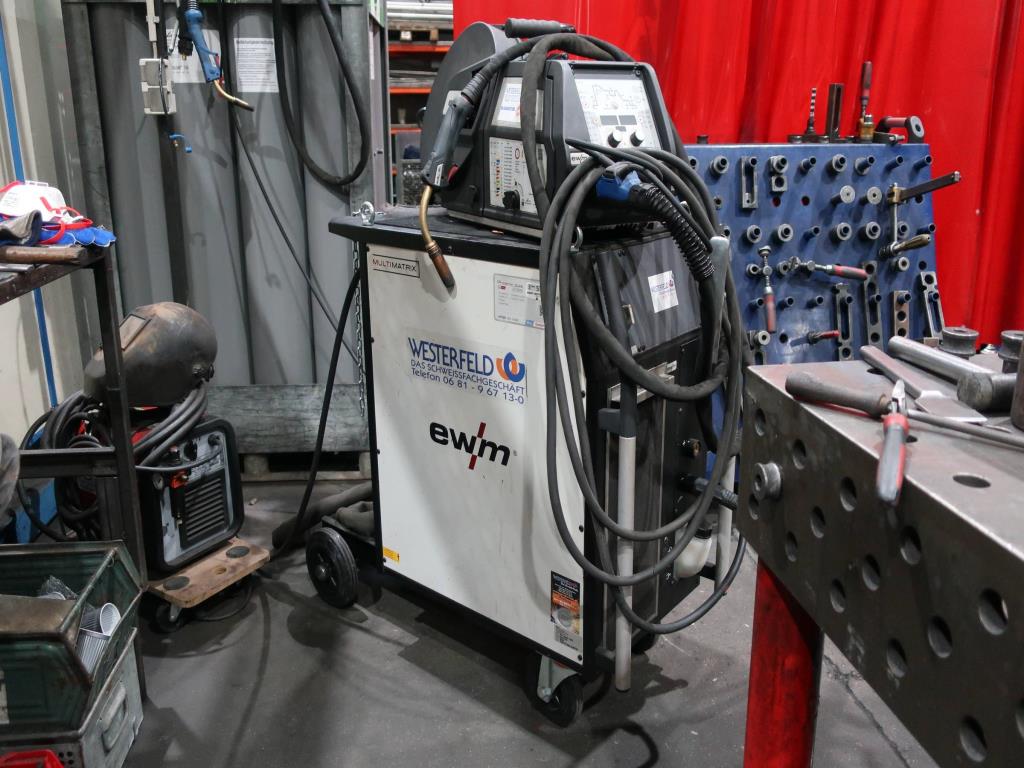 Machines pour l'usinage de tôles fines/moyennes<br>(découpe, poinçonnage, pressage, pliage)<br><font size="2">En collaboration avec Hilco Industrial Acquisitions bv</font>.-2