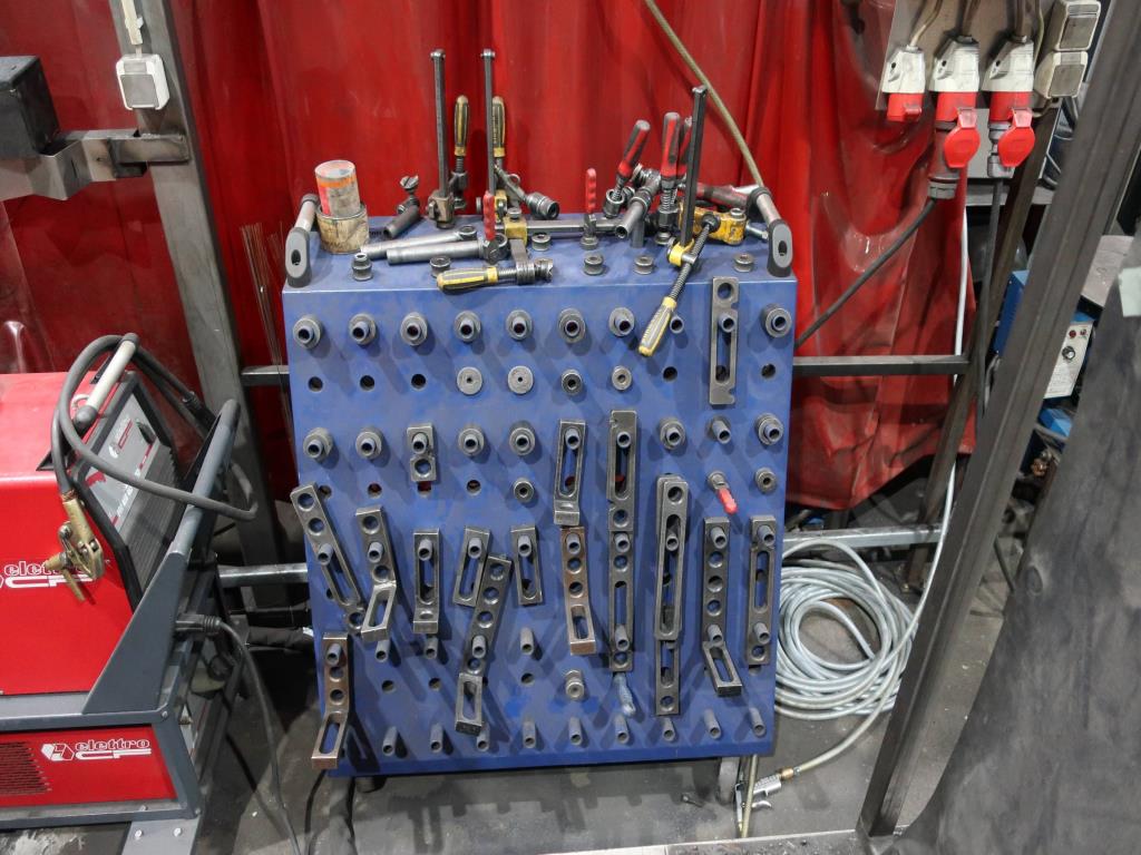 Machines for processing thin/medium thick sheet metal<br> (cutting, punching, pressing, bending)<br><font size="2">In collaboration with Hilco Industrial Acquisitions bv<br></font>-3