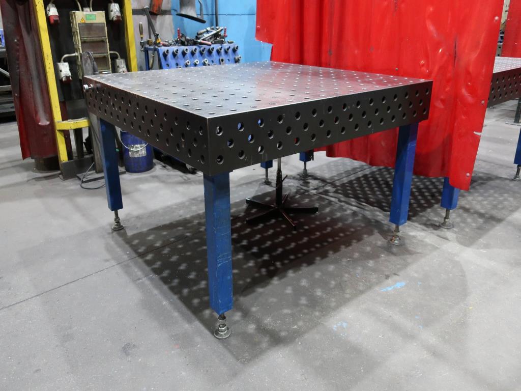 Machines for processing thin/medium thick sheet metal<br> (cutting, punching, pressing, bending)<br><font size="2">In collaboration with Hilco Industrial Acquisitions bv<br></font>-4