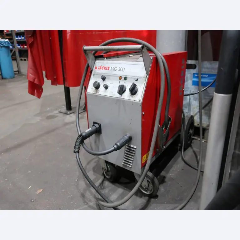 Máquinas para o processamento de chapas metálicas de espessura fina/média<br>(corte, perfuração, prensagem, dobragem)<br><font size="2">Em colaboração com a Hilco Industrial Acquisitions bv</font>-2