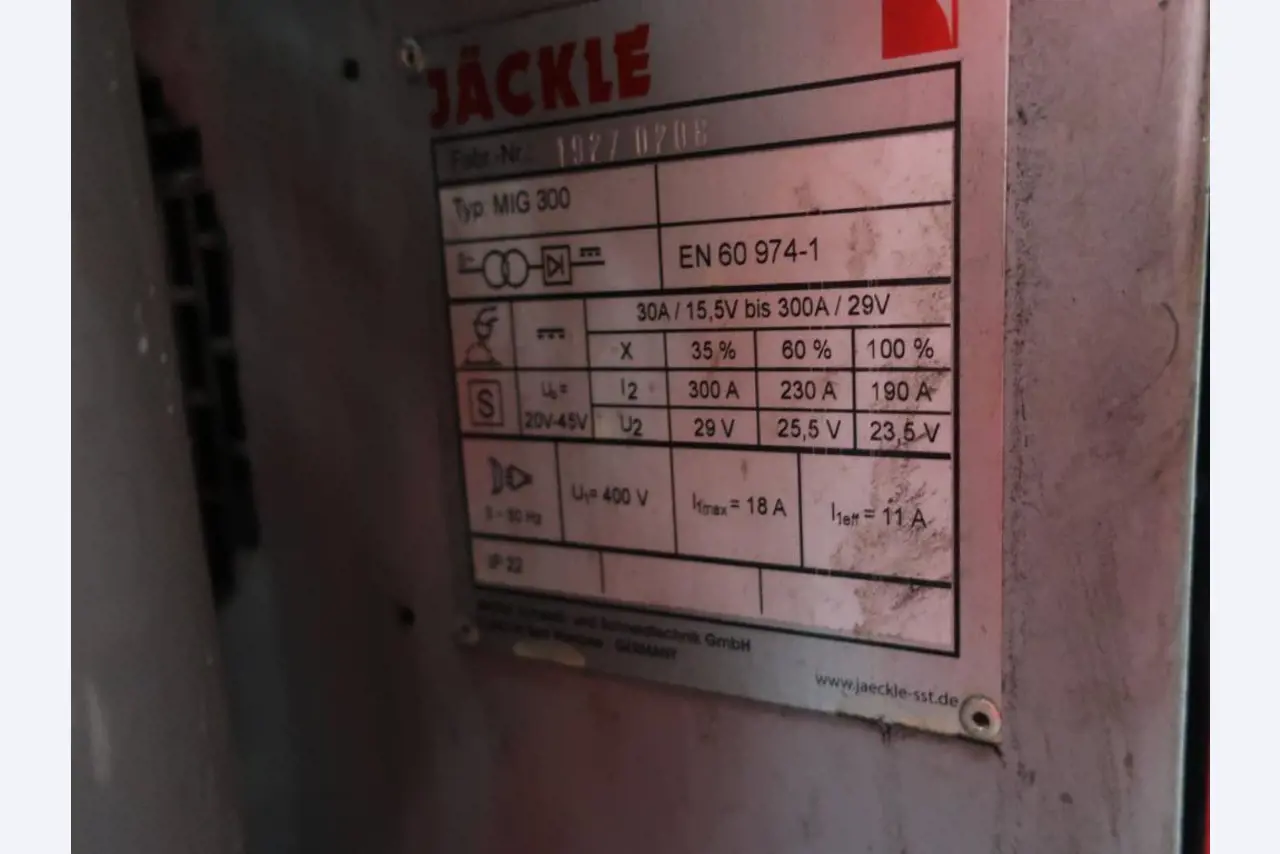 Máquinas para o processamento de chapas metálicas de espessura fina/média<br>(corte, perfuração, prensagem, dobragem)<br><font size="2">Em colaboração com a Hilco Industrial Acquisitions bv</font>-3