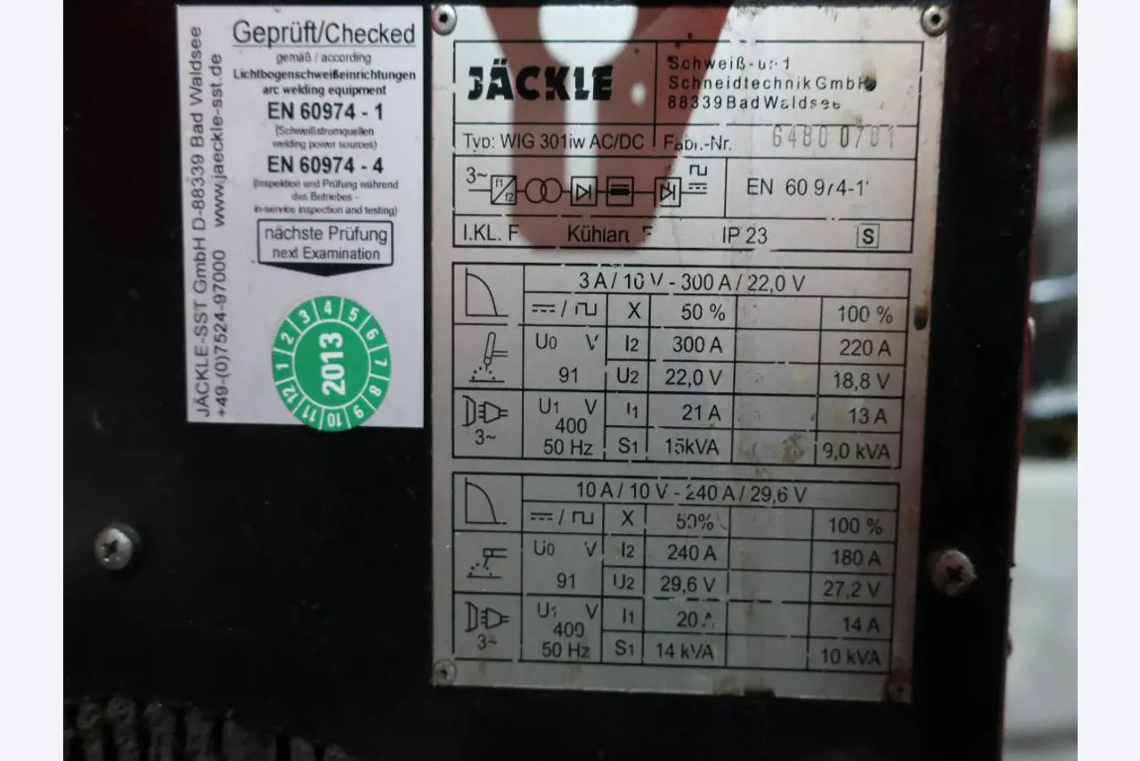 Máquinas para o processamento de chapas metálicas de espessura fina/média<br>(corte, perfuração, prensagem, dobragem)<br><font size="2">Em colaboração com a Hilco Industrial Acquisitions bv</font>-4