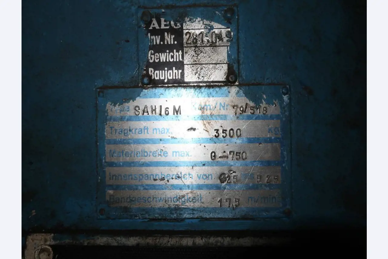Máquinas para o processamento de chapas metálicas de espessura fina/média<br>(corte, perfuração, prensagem, dobragem)<br><font size="2">Em colaboração com a Hilco Industrial Acquisitions bv</font>-6
