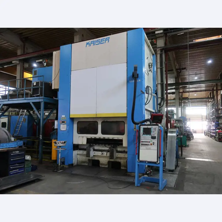 Máquinas para o processamento de chapas metálicas de espessura fina/média<br>(corte, perfuração, prensagem, dobragem)<br><font size="2">Em colaboração com a Hilco Industrial Acquisitions bv</font>-10