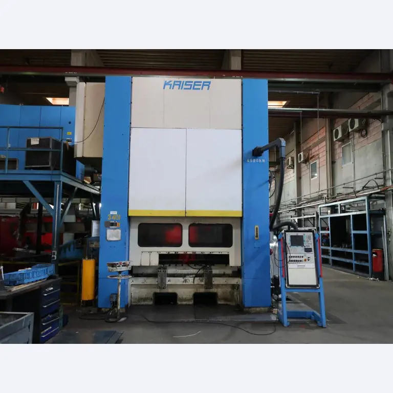 Máquinas para o processamento de chapas metálicas de espessura fina/média<br>(corte, perfuração, prensagem, dobragem)<br><font size="2">Em colaboração com a Hilco Industrial Acquisitions bv</font>-11