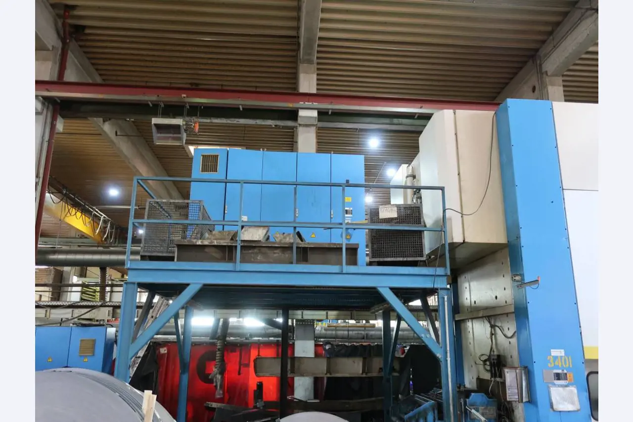 Máquinas para o processamento de chapas metálicas de espessura fina/média<br>(corte, perfuração, prensagem, dobragem)<br><font size="2">Em colaboração com a Hilco Industrial Acquisitions bv</font>-17