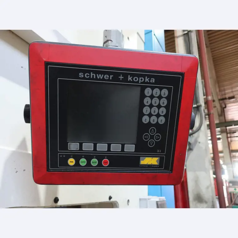Máquinas para o processamento de chapas metálicas de espessura fina/média<br>(corte, perfuração, prensagem, dobragem)<br><font size="2">Em colaboração com a Hilco Industrial Acquisitions bv</font>-20