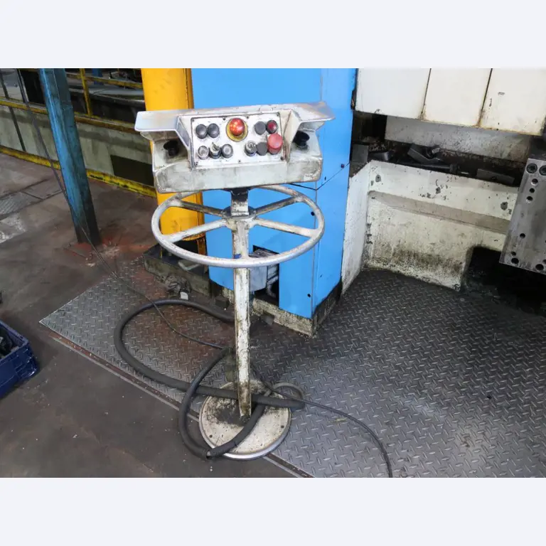 Máquinas para o processamento de chapas metálicas de espessura fina/média<br>(corte, perfuração, prensagem, dobragem)<br><font size="2">Em colaboração com a Hilco Industrial Acquisitions bv</font>-22