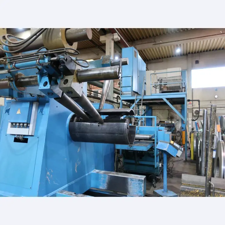 Máquinas para o processamento de chapas metálicas de espessura fina/média<br>(corte, perfuração, prensagem, dobragem)<br><font size="2">Em colaboração com a Hilco Industrial Acquisitions bv</font>-26
