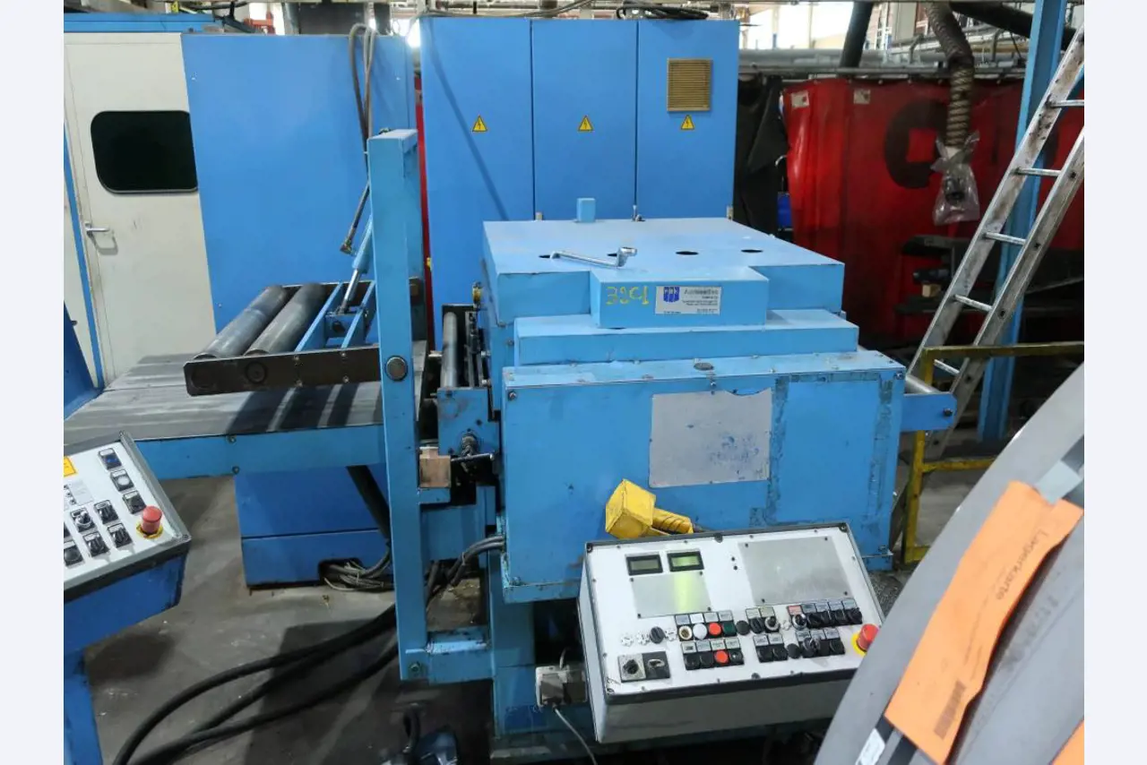 Máquinas para o processamento de chapas metálicas de espessura fina/média<br>(corte, perfuração, prensagem, dobragem)<br><font size="2">Em colaboração com a Hilco Industrial Acquisitions bv</font>-29