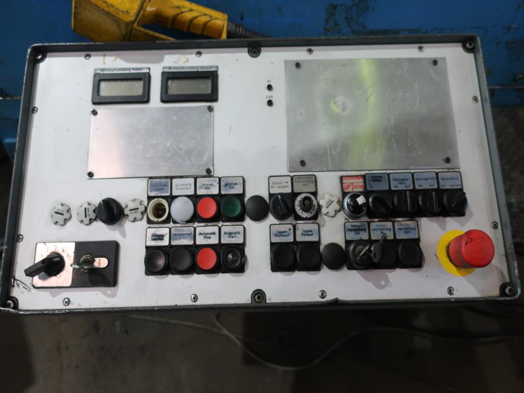 Machines for processing thin/medium thick sheet metal<br> (cutting, punching, pressing, bending)<br><font size="2">In collaboration with Hilco Industrial Acquisitions bv<br></font>-4