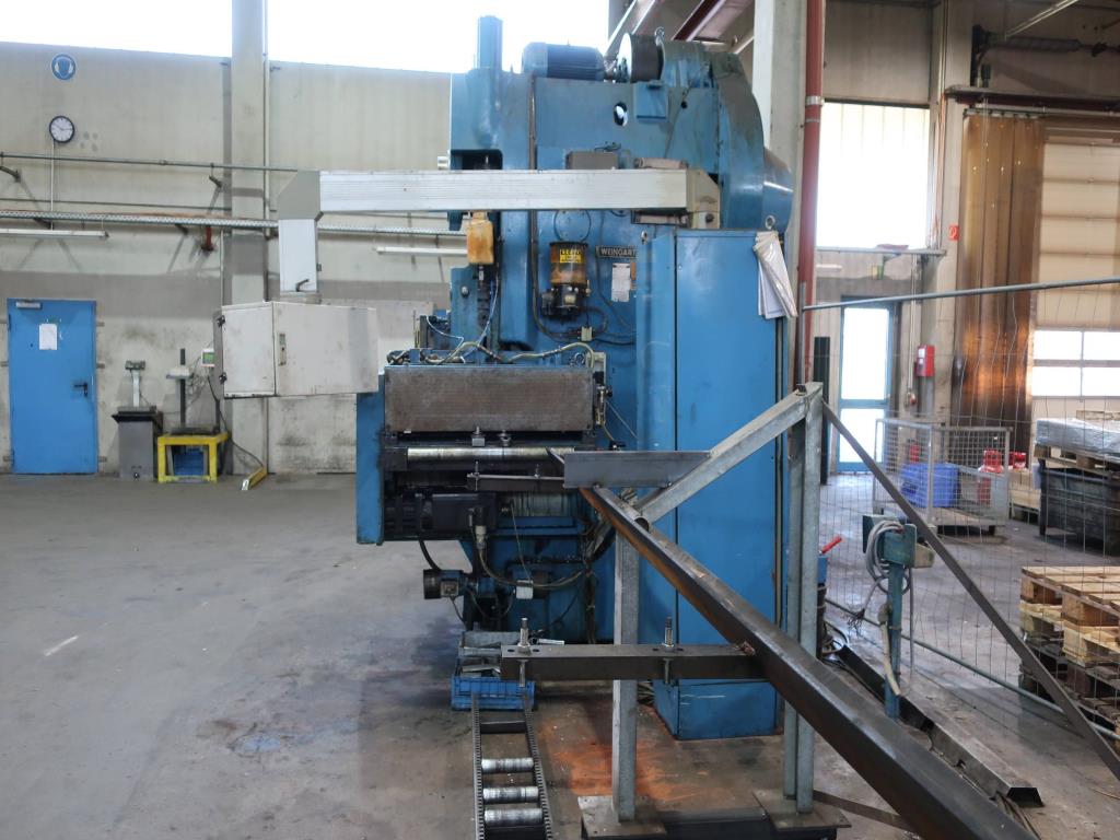Machines for processing thin/medium thick sheet metal<br> (cutting, punching, pressing, bending)<br><font size="2">In collaboration with Hilco Industrial Acquisitions bv<br></font>-7