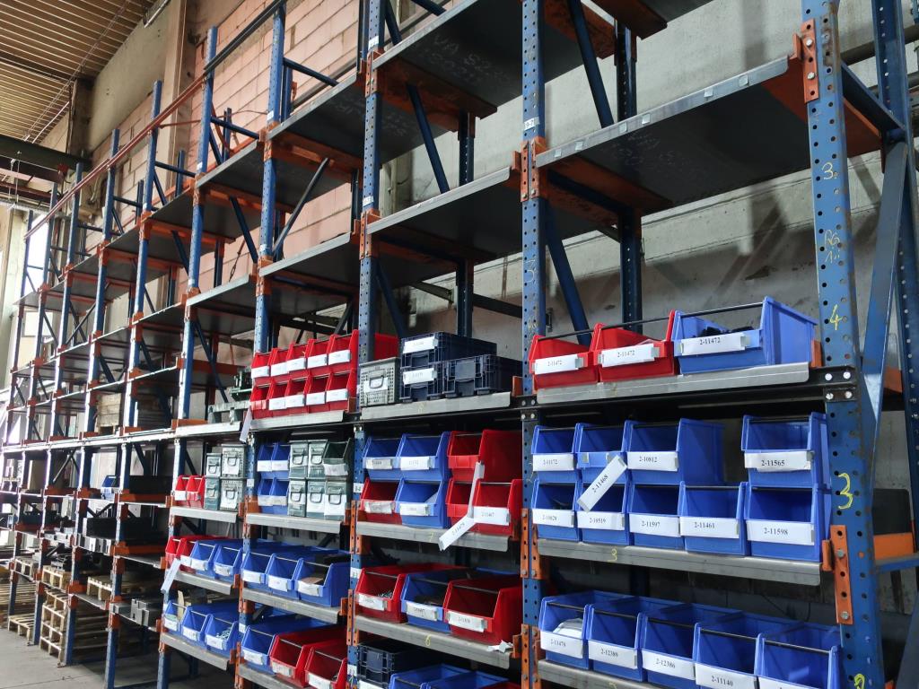 Machines for processing thin/medium thick sheet metal<br> (cutting, punching, pressing, bending)<br><font size="2">In collaboration with Hilco Industrial Acquisitions bv<br></font>-1