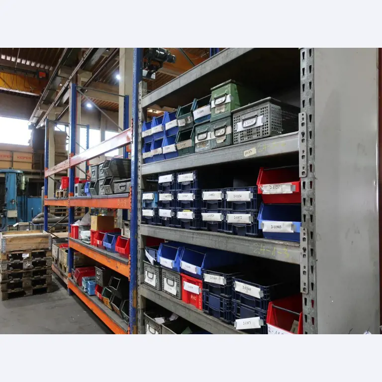 Máquinas para o processamento de chapas metálicas de espessura fina/média<br>(corte, perfuração, prensagem, dobragem)<br><font size="2">Em colaboração com a Hilco Industrial Acquisitions bv</font>-2