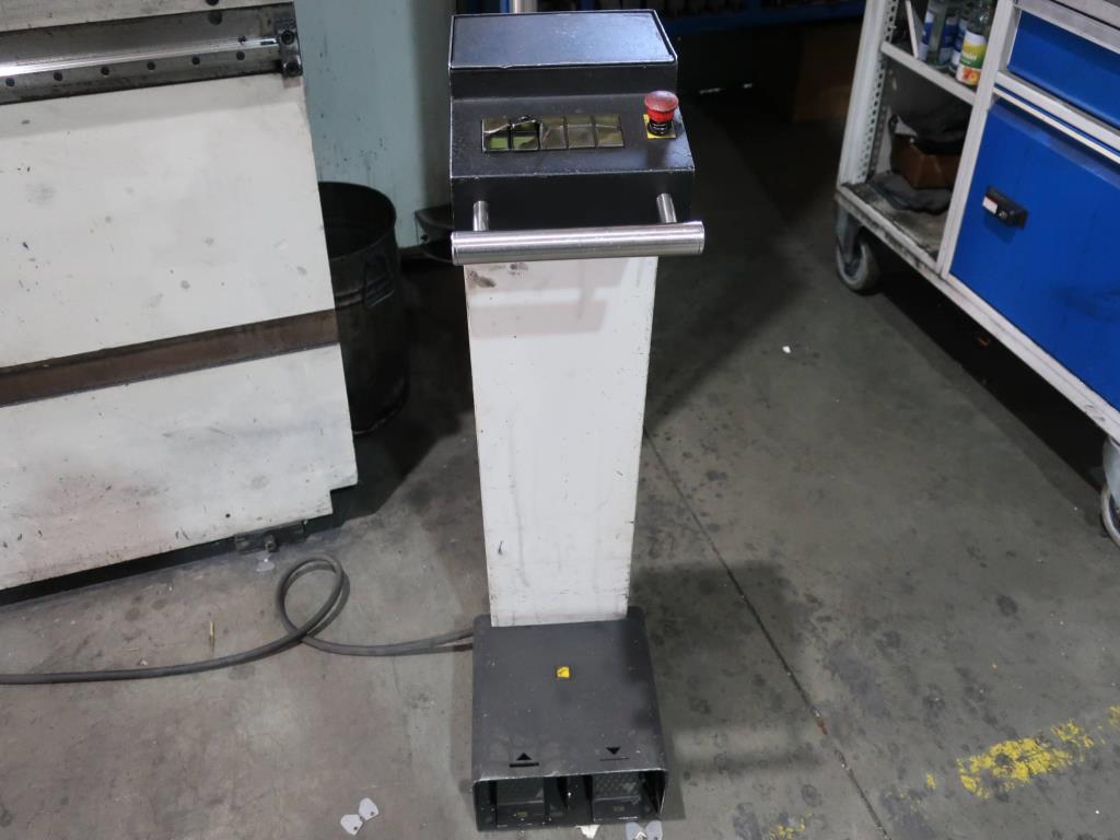 Machines for processing thin/medium thick sheet metal<br> (cutting, punching, pressing, bending)<br><font size="2">In collaboration with Hilco Industrial Acquisitions bv<br></font>-13