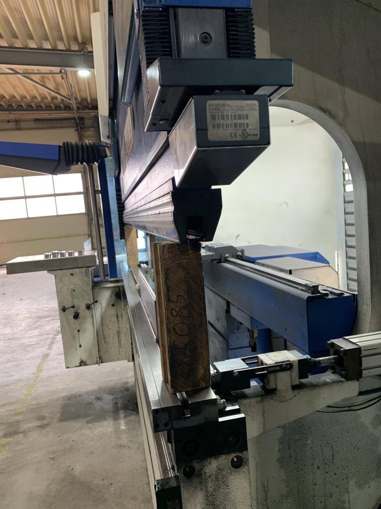 Machines for processing thin/medium thick sheet metal<br> (cutting, punching, pressing, bending)<br><font size="2">In collaboration with Hilco Industrial Acquisitions bv<br></font>-7