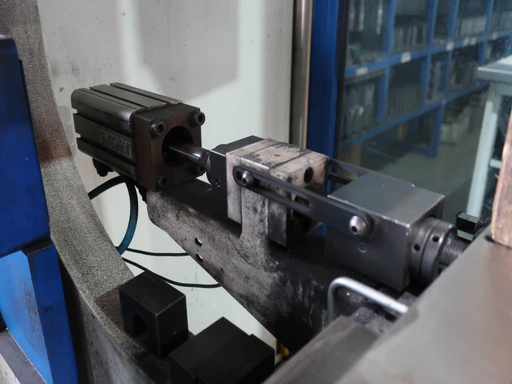 Machines for processing thin/medium thick sheet metal<br> (cutting, punching, pressing, bending)<br><font size="2">In collaboration with Hilco Industrial Acquisitions bv<br></font>-10