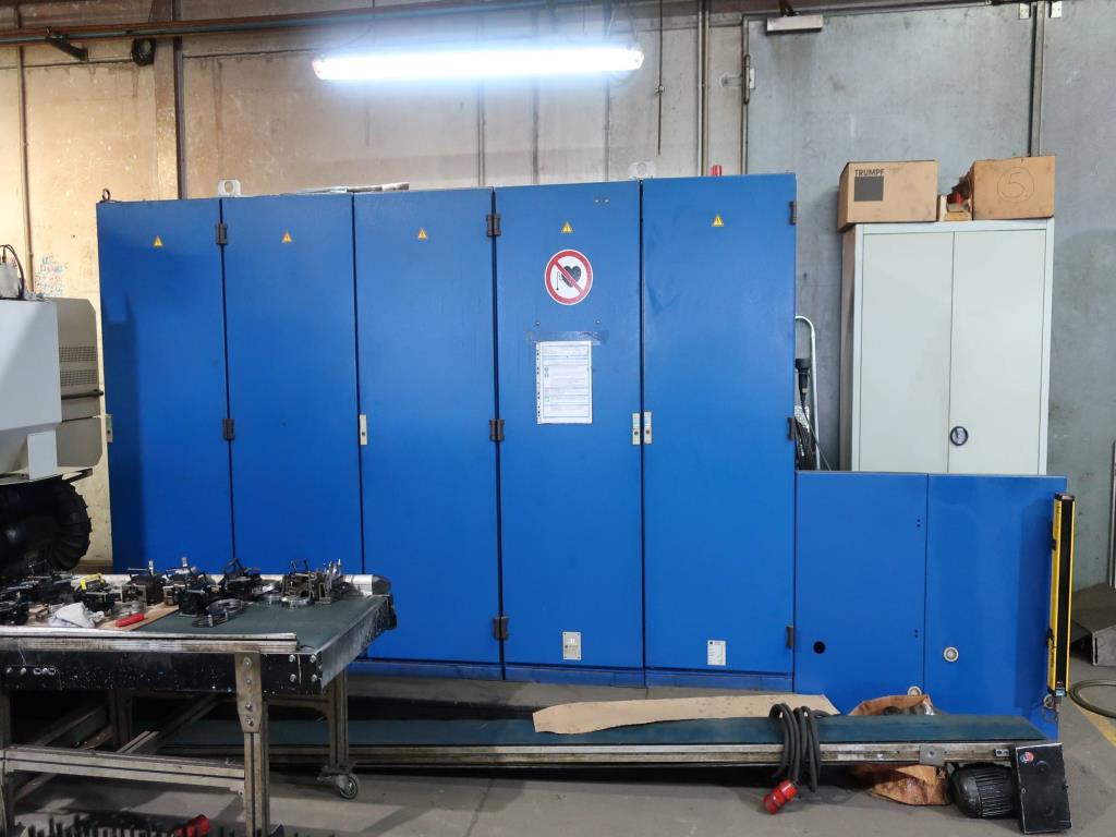 Machines for processing thin/medium thick sheet metal<br> (cutting, punching, pressing, bending)<br><font size="2">In collaboration with Hilco Industrial Acquisitions bv<br></font>-11