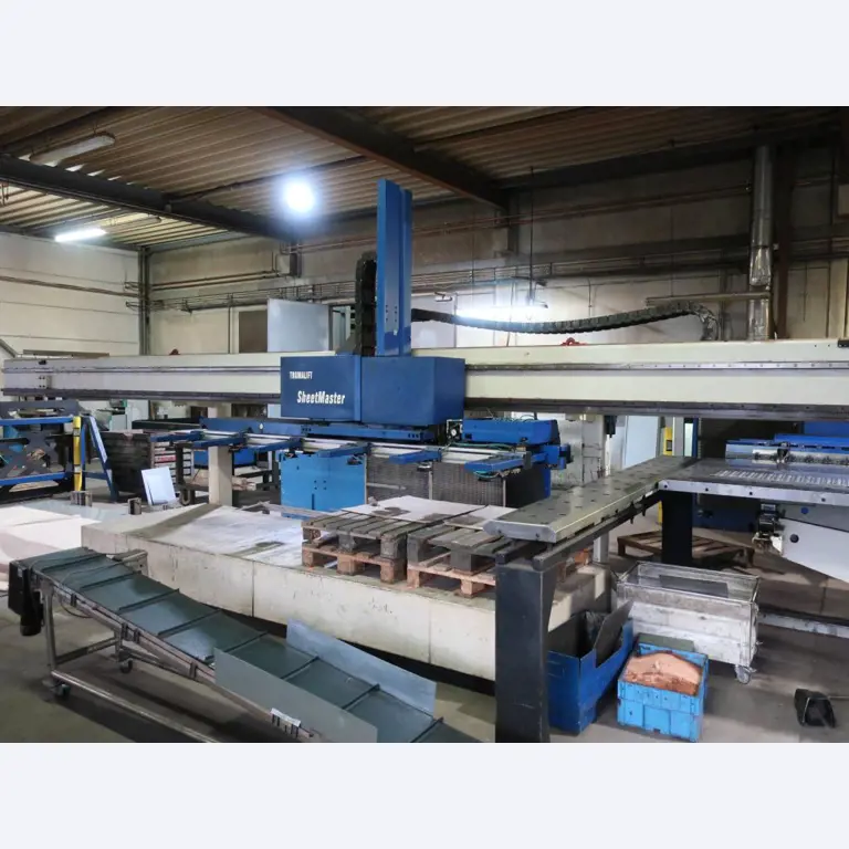 Máquinas para o processamento de chapas metálicas de espessura fina/média<br>(corte, perfuração, prensagem, dobragem)<br><font size="2">Em colaboração com a Hilco Industrial Acquisitions bv</font>-15